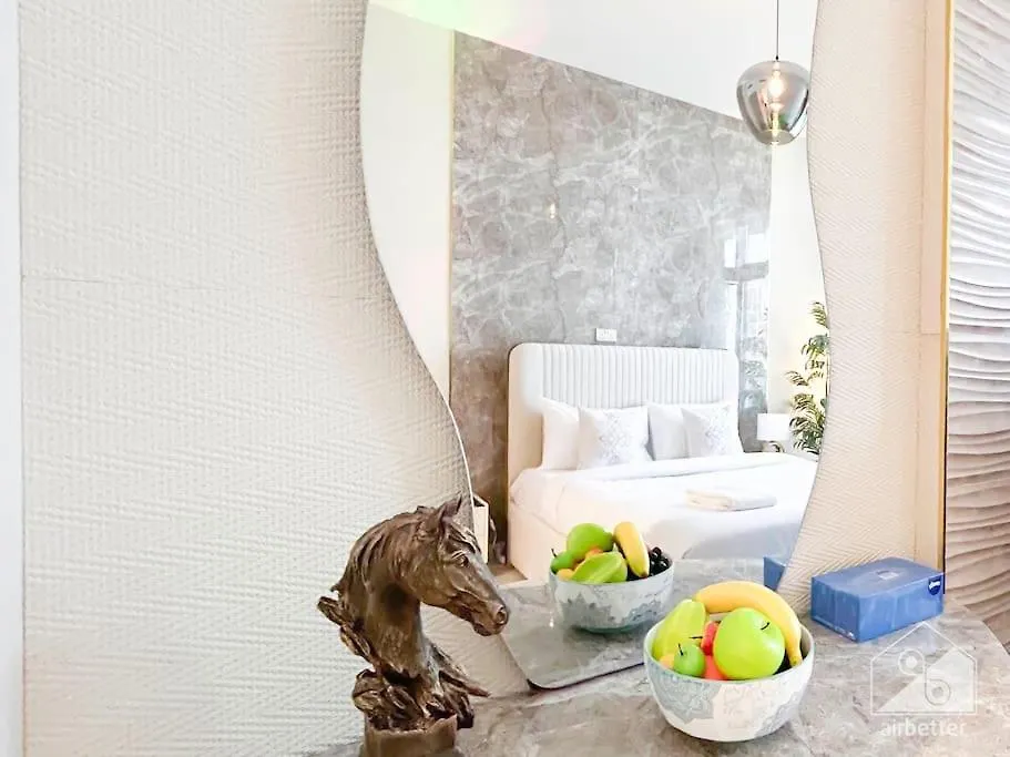 Sleek Studio In Azizi Riviera With Modern Comforts Dubaï