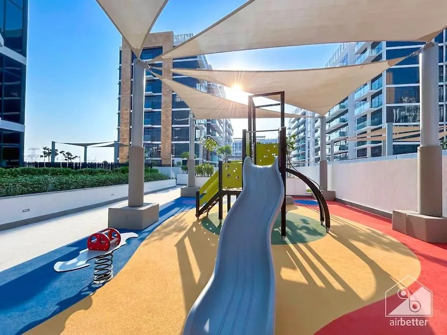 Sleek Studio In Azizi Riviera With Modern Comforts Dubaï