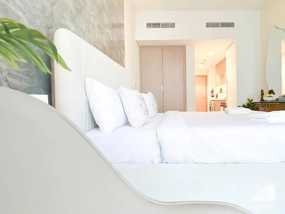 Apartment Sleek Studio In Azizi Riviera With Modern Comforts Dubai