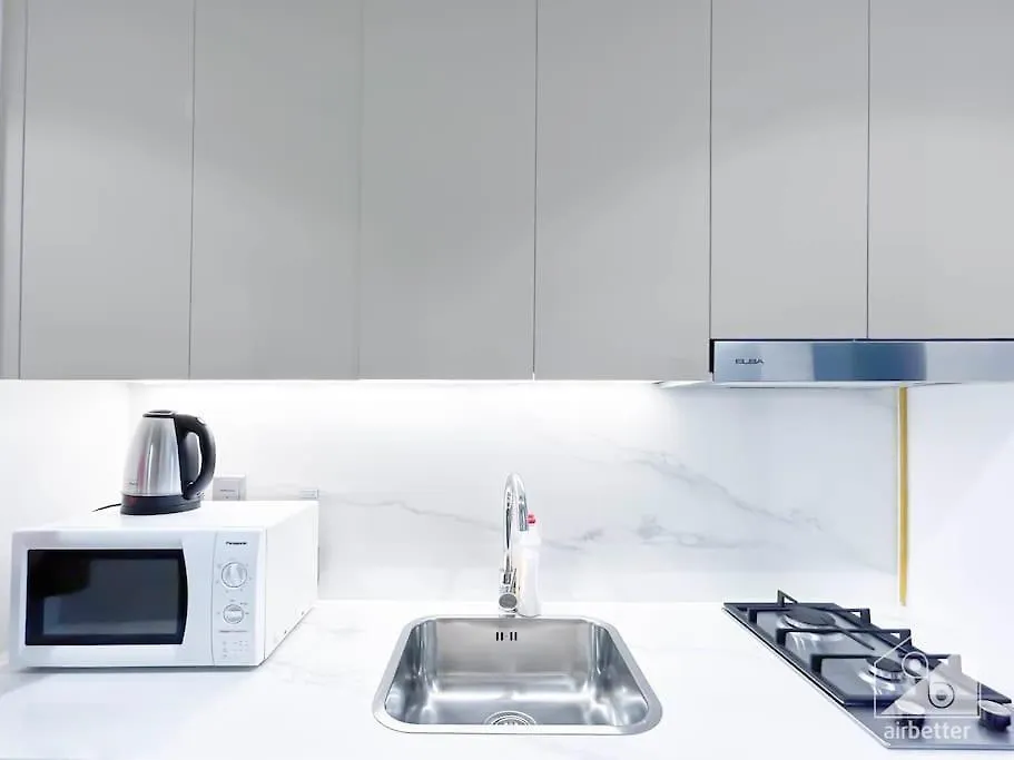 Sleek Studio In Azizi Riviera With Modern Comforts Dubai 0*,